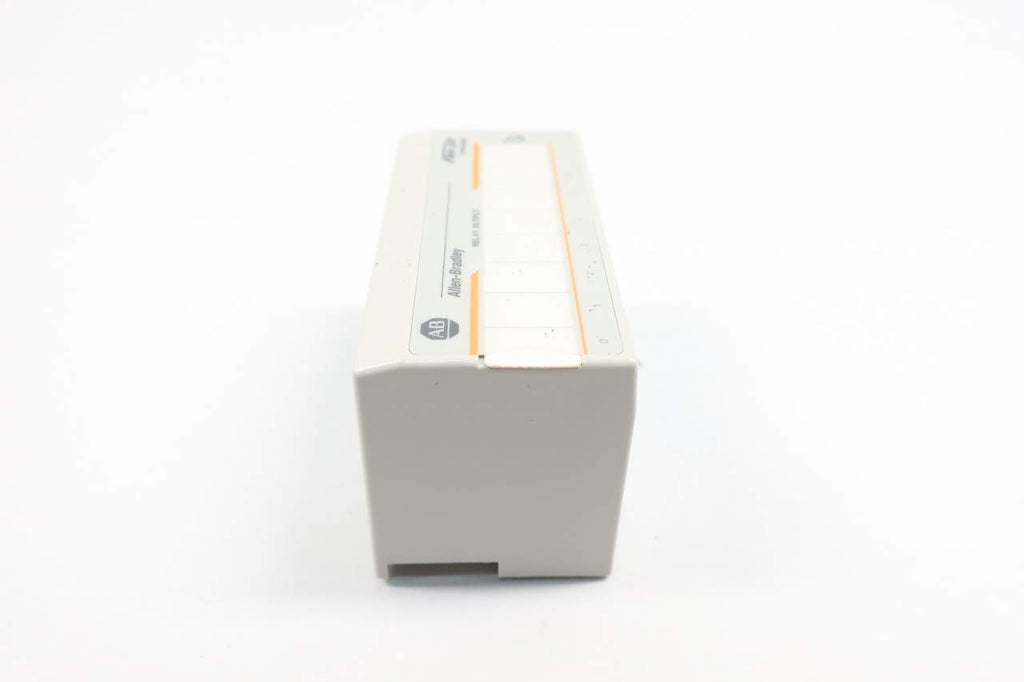 ALLEN BRADLEY 1794-OW8 PLC MODULE