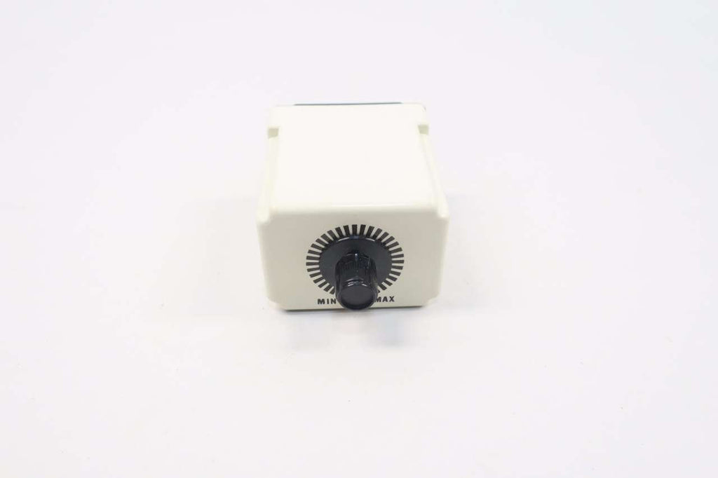 NEW SQUARE D 9050JCK21V20 SOLID STATE RELAY 120V-AC/110V-DC 0.1-10SEC D536895