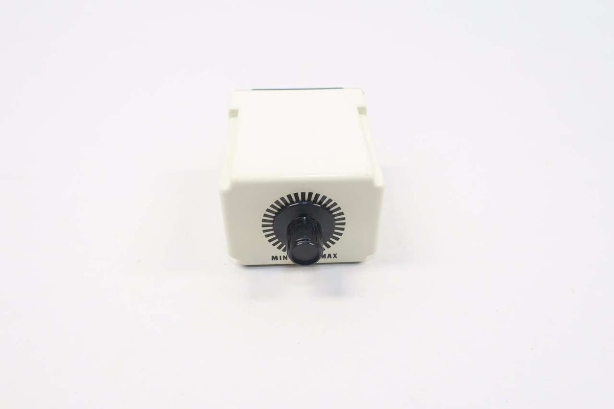 NEW SQUARE D 9050JCK21V20 SOLID STATE RELAY 120V-AC/110V-DC 0.1-10SEC D536895