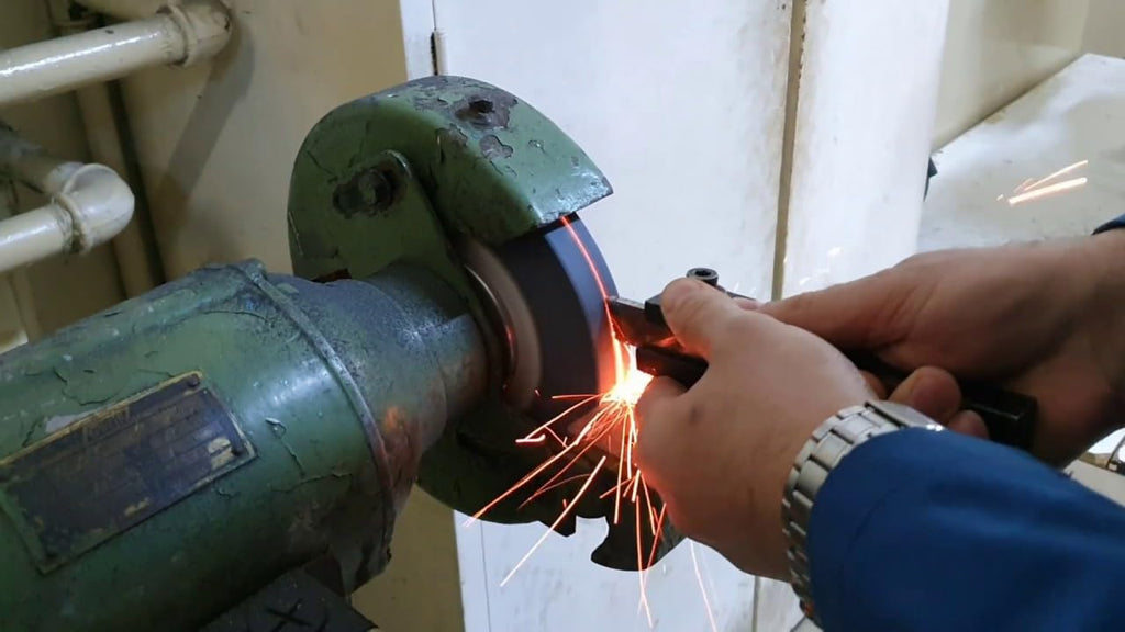 CGW Abrasives 8X1X1-1/4 T1 GC100IV Green Silicon Carbide Vitrified Bench and Pedastal Wheels Type 1 - Wheel 1 Pack