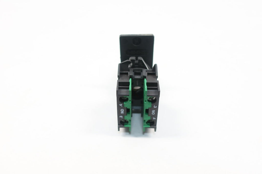 ALLEN BRADLEY 800E-3X10 Yellow 3-Position SELECTOR Switch SER A D608273