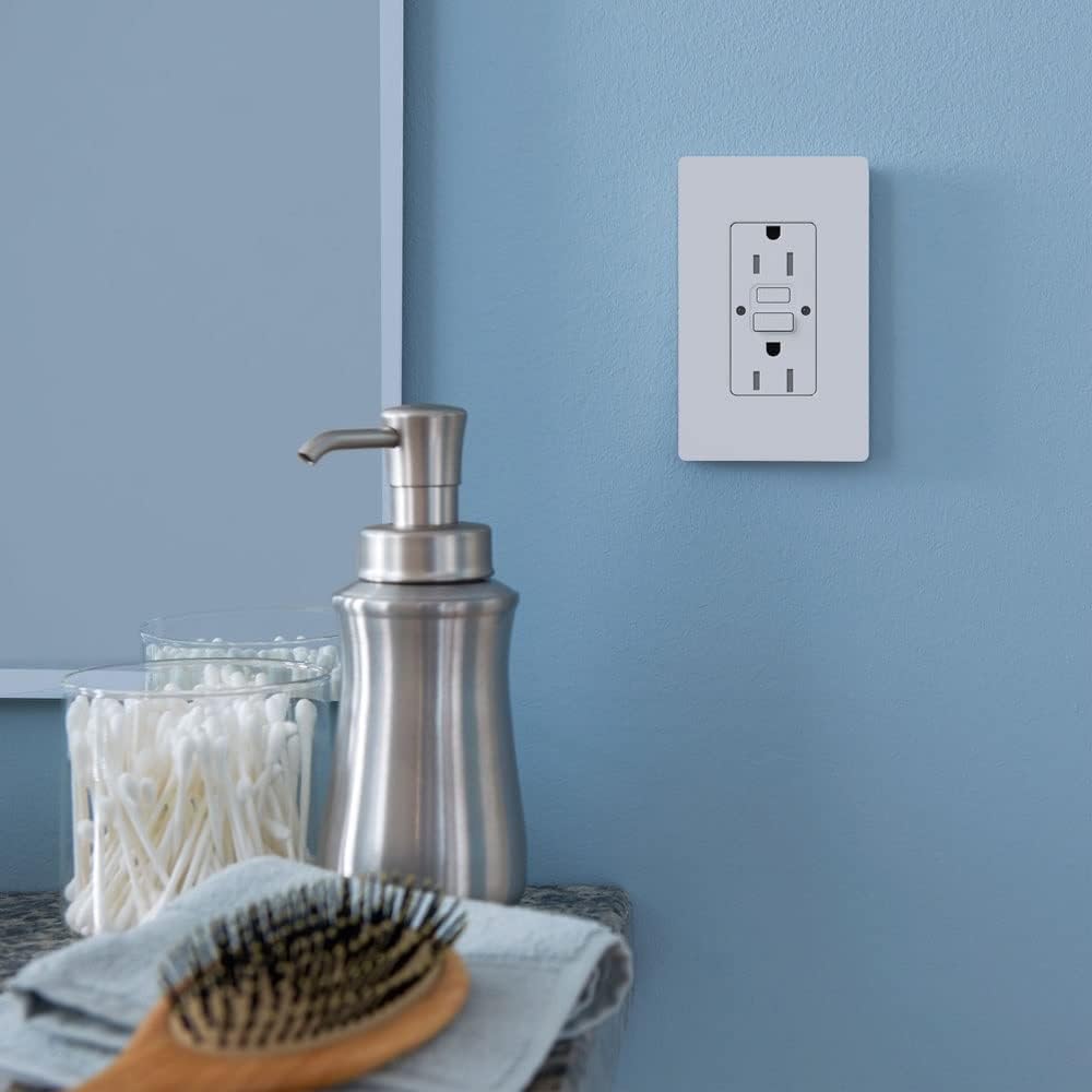 Lutron 15 Amp Tamper-Resistant GFCI Duplex Receptacle in Black