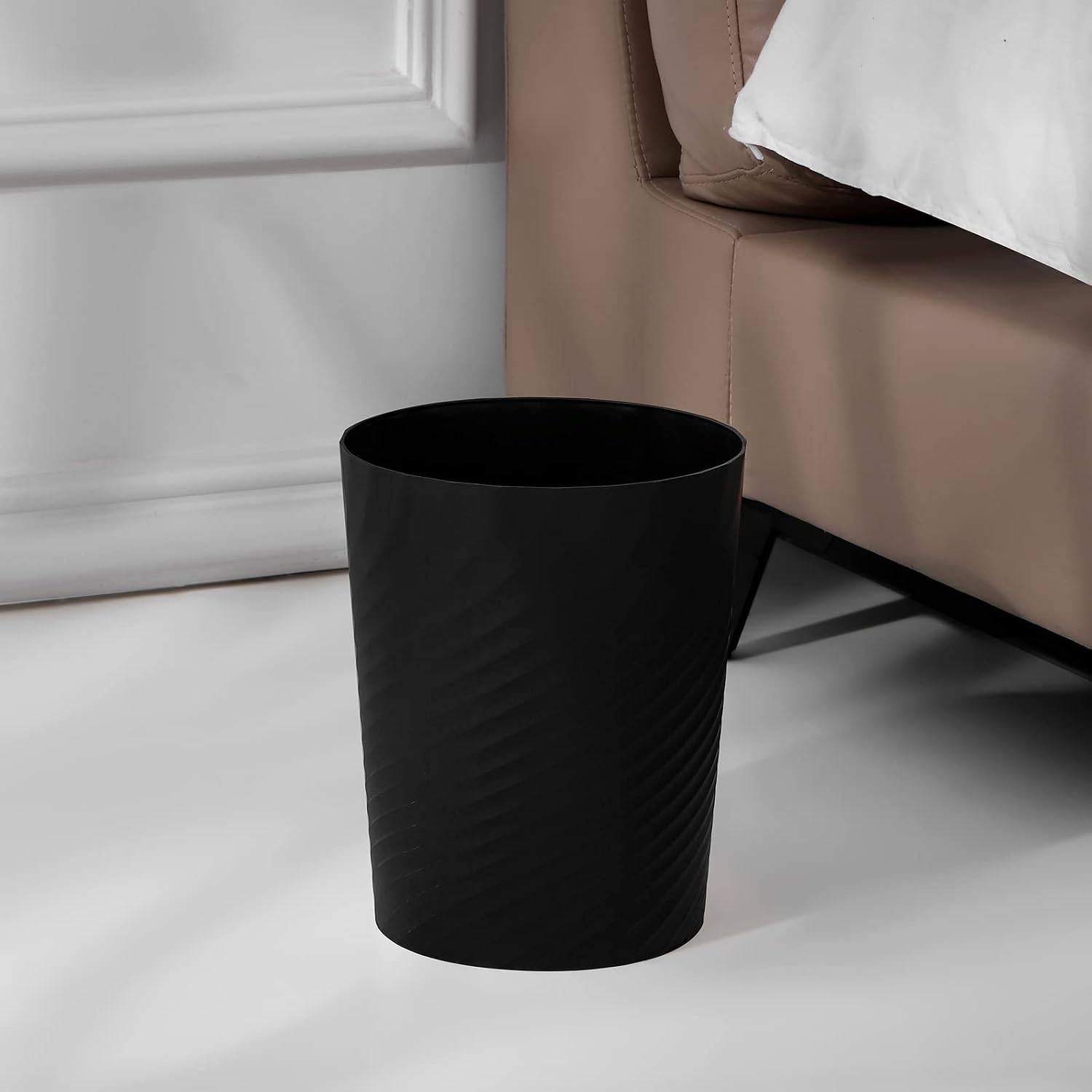Plastic Small Bathroom Trash Can Wastebasket Garbage Can, Black | Easy to clean, Bathroom, Laundry Room, Kitchen