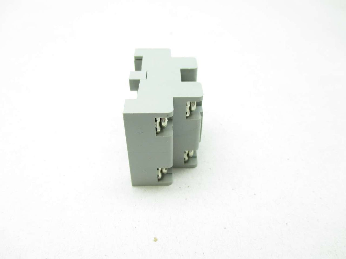 Idec Relay Socket, 8Pin, 10A, 300V - SR2P-05