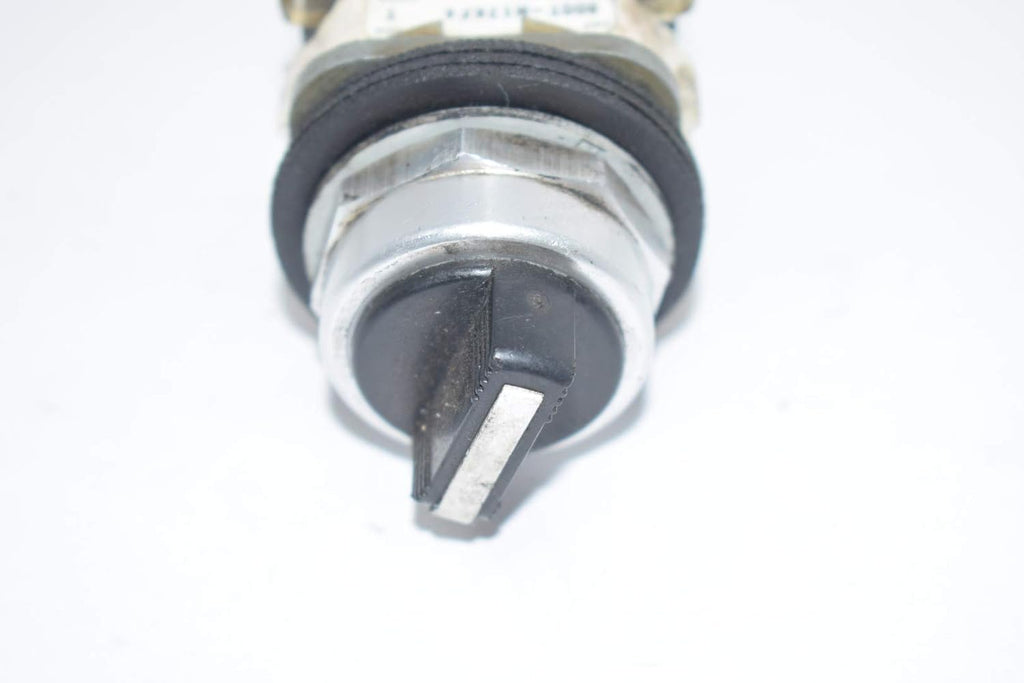 Allen Bradley 800T-N17KF4 Selector Switch