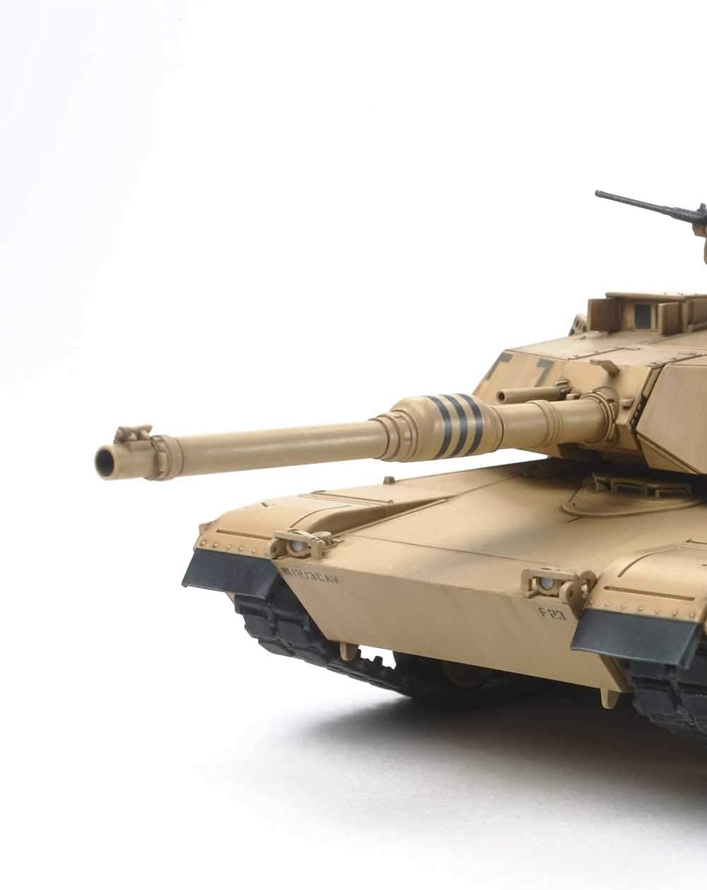 32592 1/48 M1A2 Abrams Plastic Model Kit