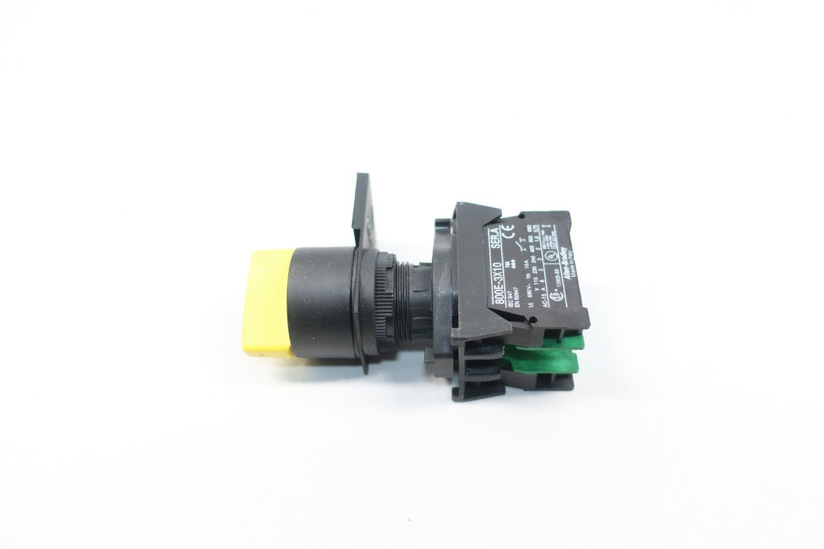 ALLEN BRADLEY 800E-3X10 Yellow 3-Position SELECTOR Switch SER A D608273