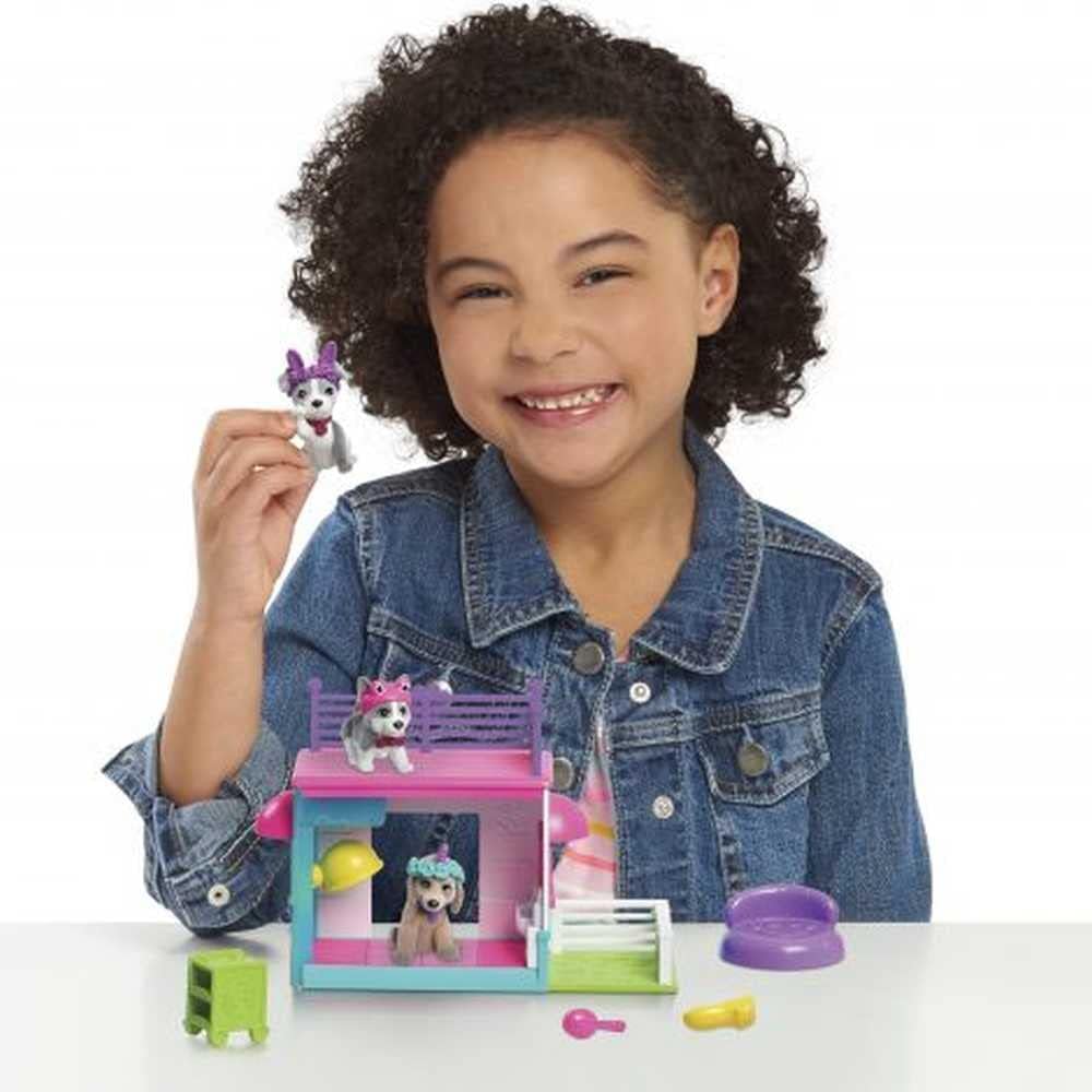 Barbie Pets Spa Day Playset, 8 Piece Connectible Playset with Pet Figures and Accessories, Kids Toys for Ages 3 Up by