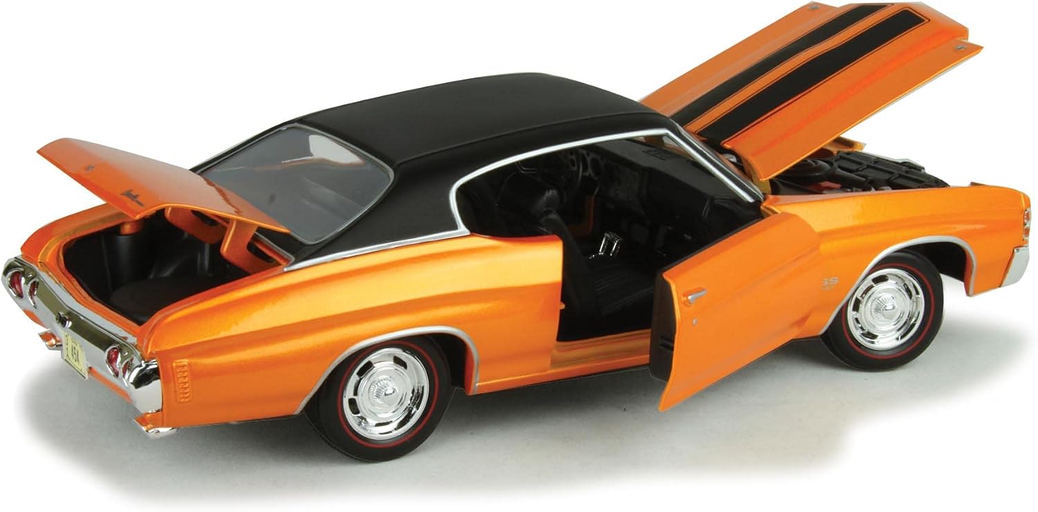 1:18 Scale 1971 Chevy Chevelle SS 454 Coupe Diecast Vehicle (Colors May Vary)