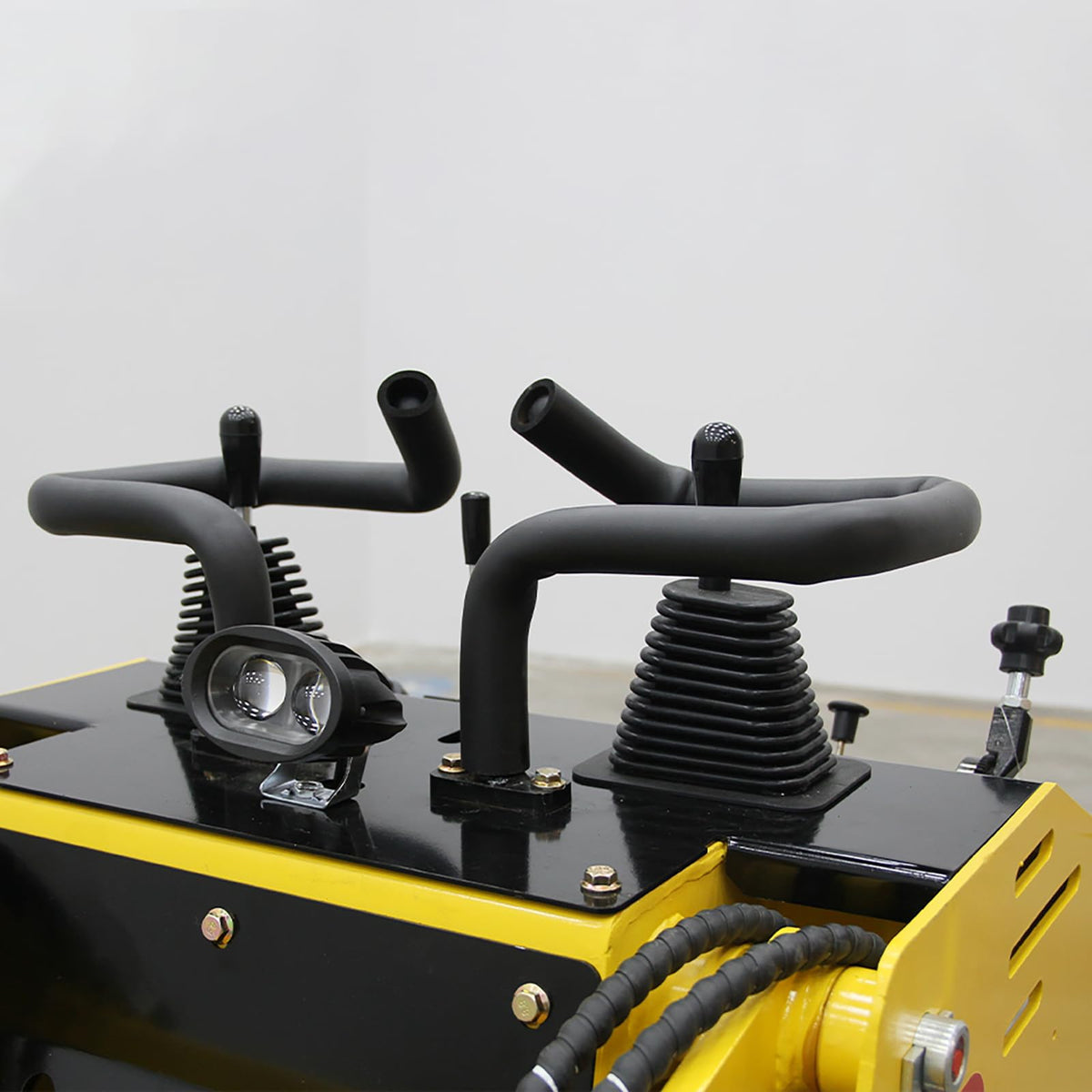 Mini Skid Steer Loader with 13.5 Hp EPA Gasoline Engine, Compact Skid Steer Loader for Farm, Tight Space and Farm