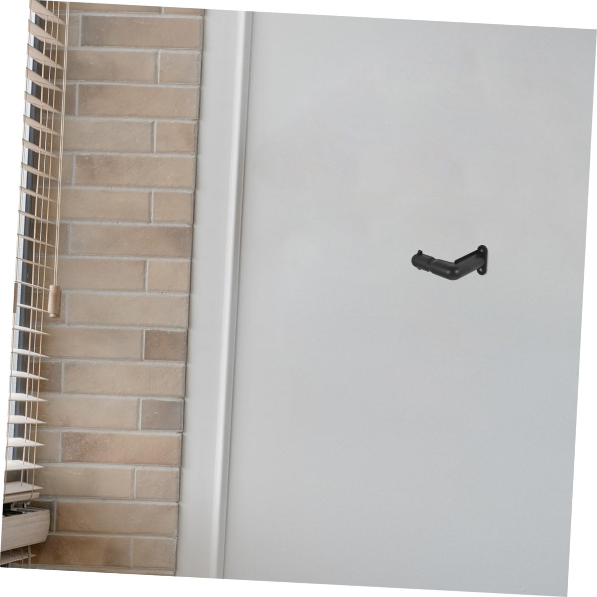 Space-saving Vacuum Wall Bracket Wall-mounted Holder Stand for Cordless Vacuum Cleaners