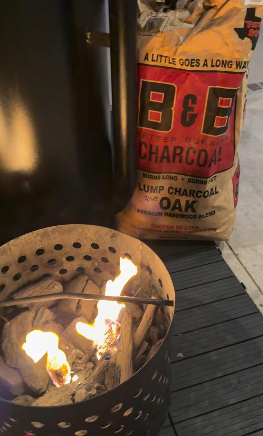 B&B Better Burning Texas Style Lump Charcoal BBQ Gift Bundle with 20 lb Oak Lump Charcoal, Duraflame Firestart Cubes