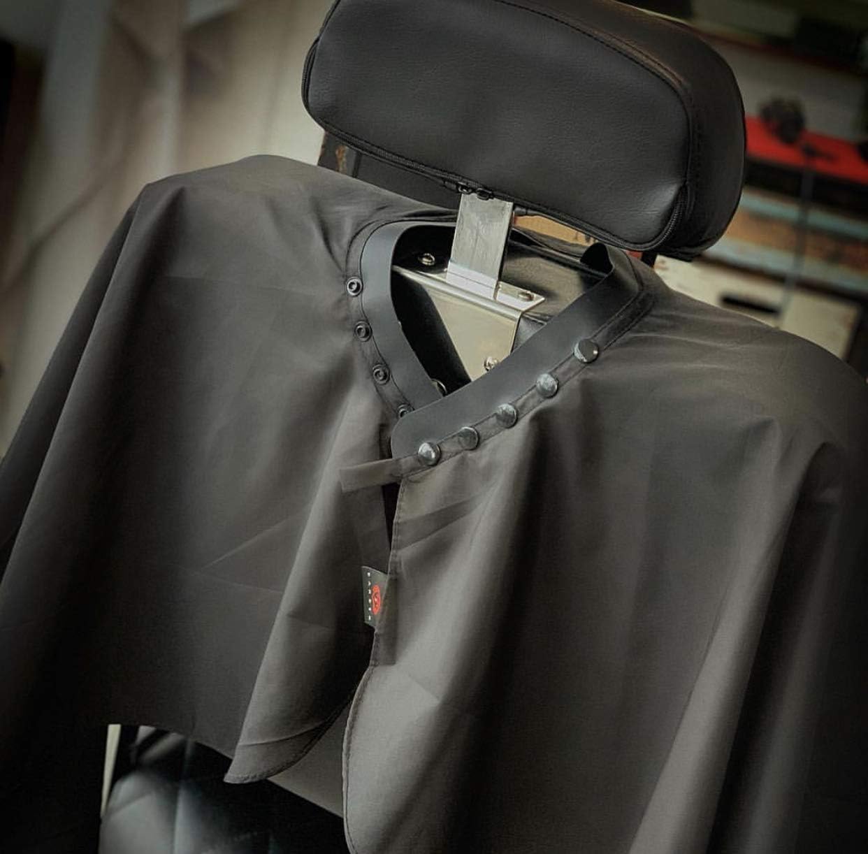 Silicone neck Barber cape, 100% Polyester, light weight, Hair Salon Cutting Cape, No logo 50" x 58” (Black)
