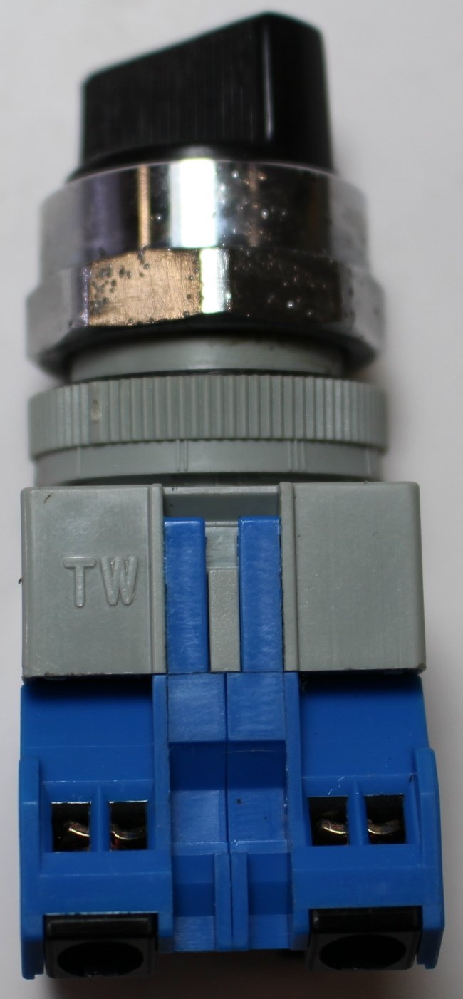 IDEC ASW320 SWITCH, SELECTOR, DPDT-2NO, 10A, 600V