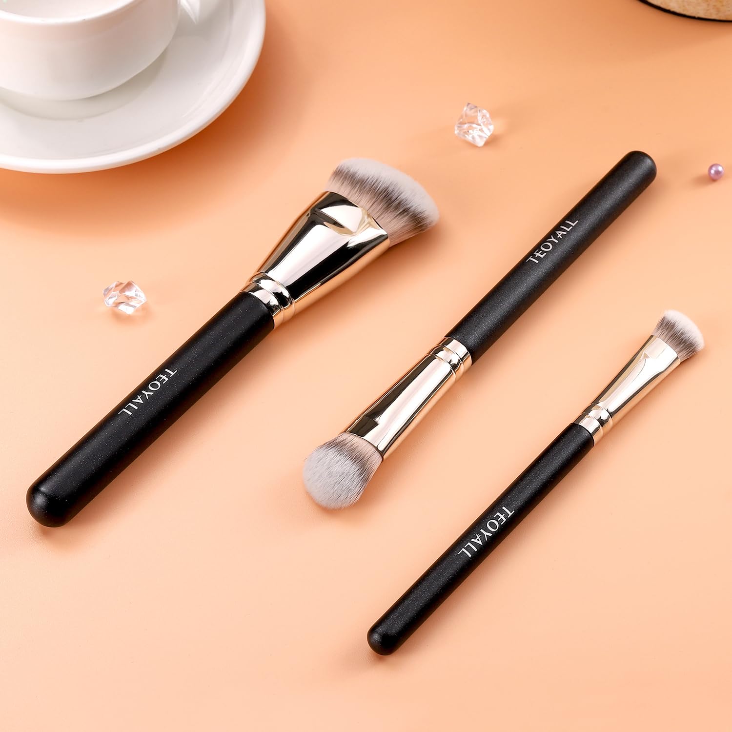 3Pcs Foundation Concealer Highlight Brush, Cat Paw Under Eye Brush | Large buffs foundation, blends contours, sweeps