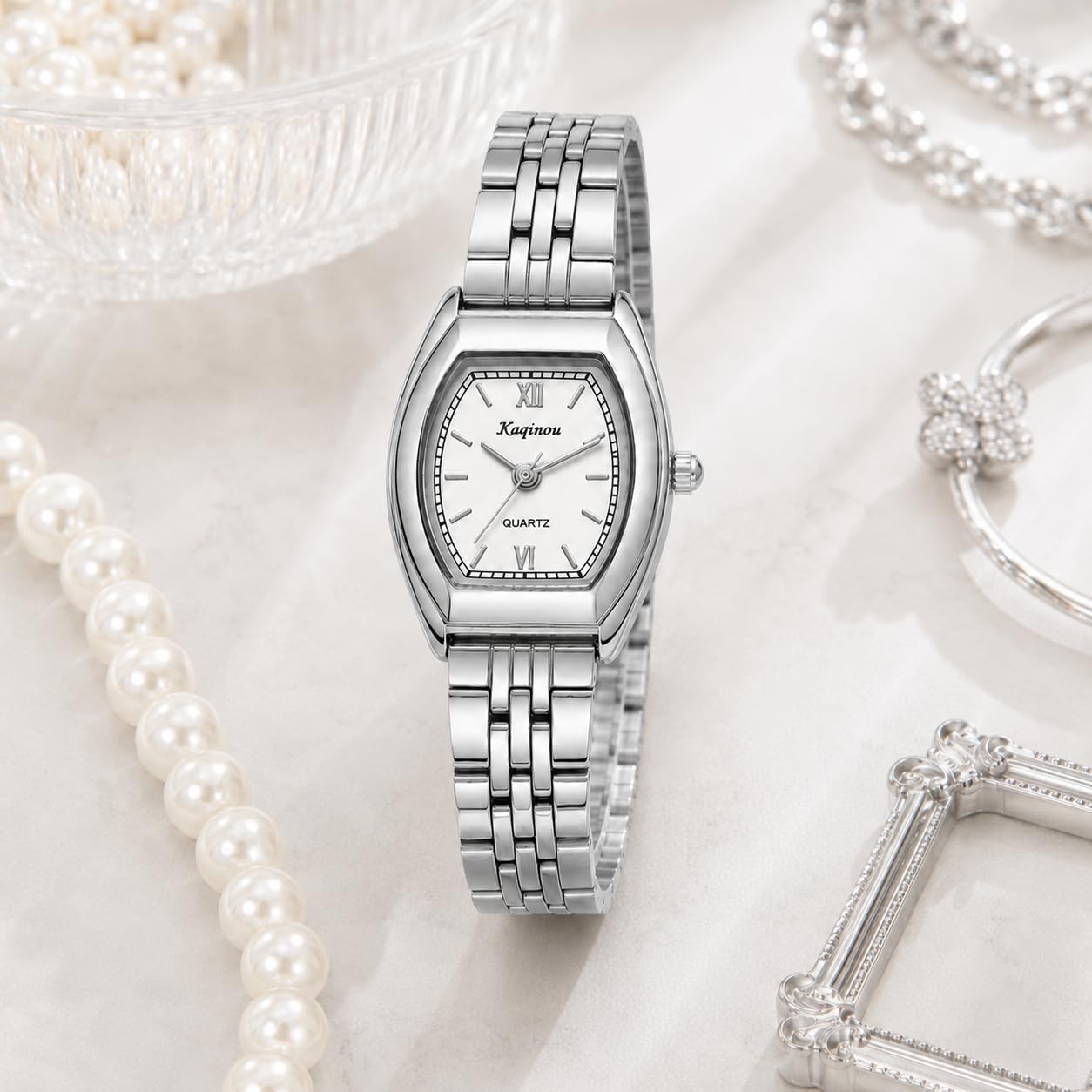 Elegant Tonneau Women's Vintage Gold Bracelet Watch Roman Dial | Timeless vintage tonneau design with an elegant