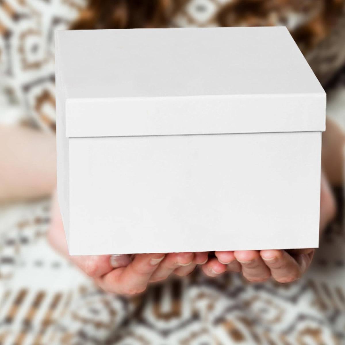 Small White Gift Boxes for Presents 4 Pack Nesting Gift Boxes with Lids，3.7“-6.4“ Assorted Sizes Square Stackable