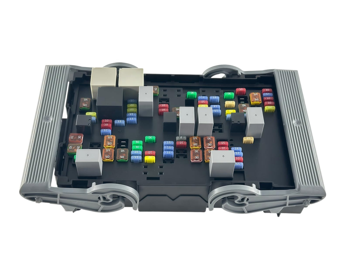 Autoxbtc 22798218 Engine Fuse Box Fits for 2010-2014 Chevy GMC Cadillac