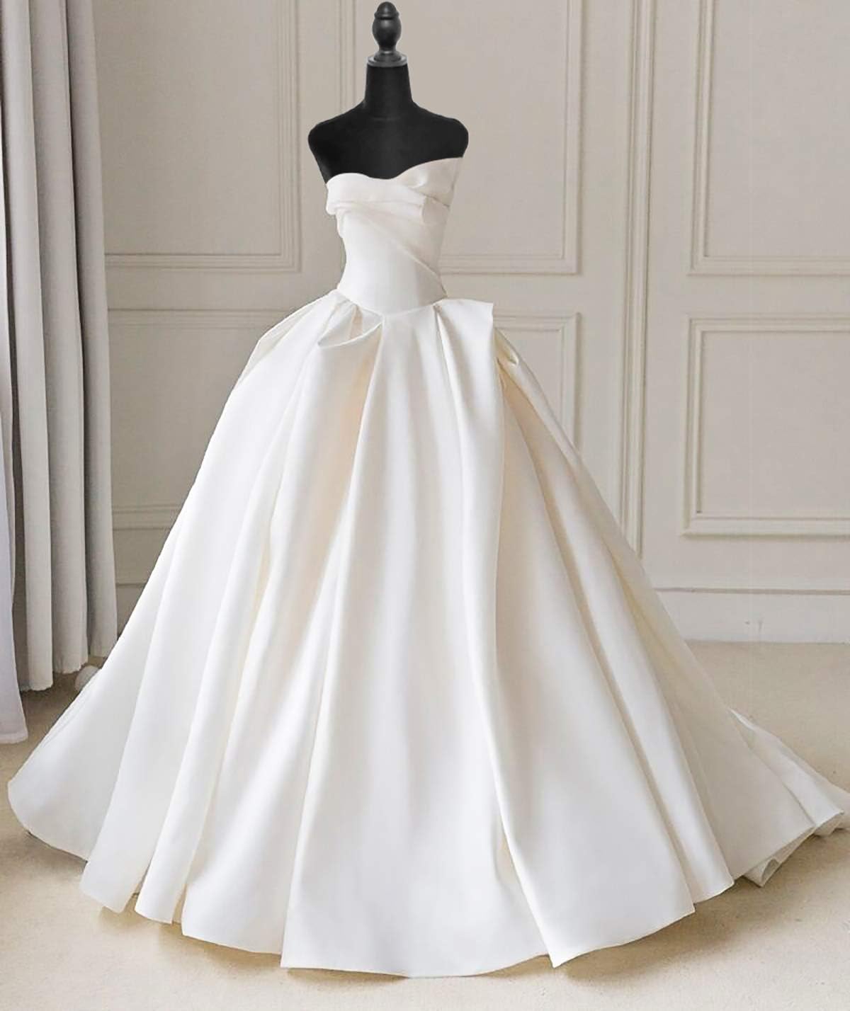 Black Female Dress Form Mannequin Torso Body with Adjustable Tripod Stand Dress Jewelry Display
