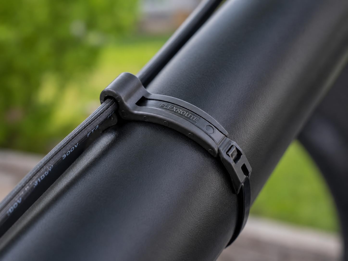 Rubber Cable Zip Tie Mounts Base Kit, Outdoor UV Resistant Black Nylon Cable Tie Heavy Duty, Rugged Durable Reusable