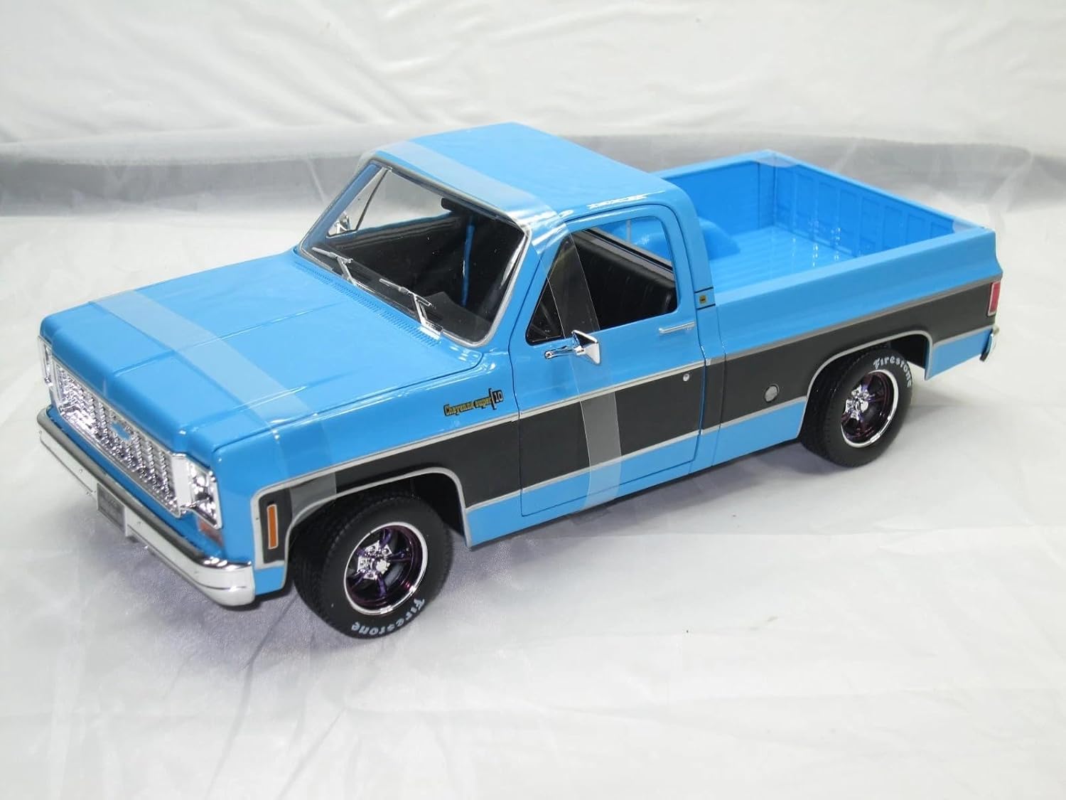 Special Edition 1/18 Scale Die Cast Metal, 1974 Chevy C10 Cheyenne Super