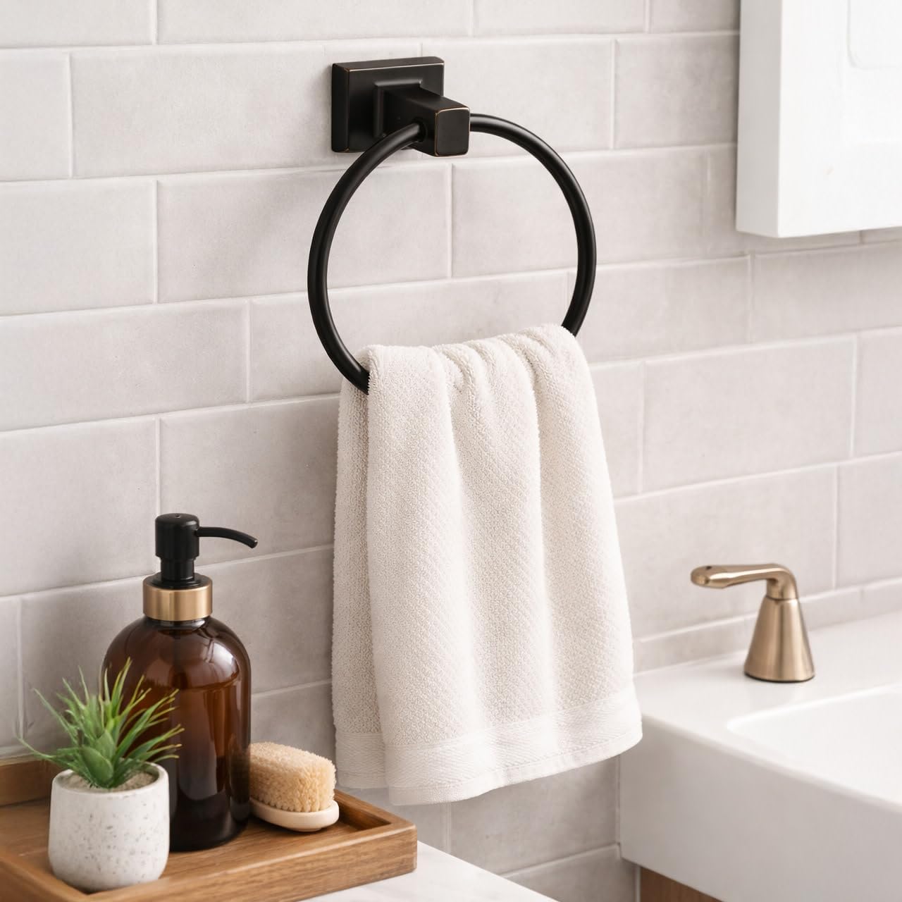 539239 Millbridge Classic Towel Ring for Bathroom Oil Rubbed Bronze | Wall Mount, Classic, Zinc, Hardware, 539239