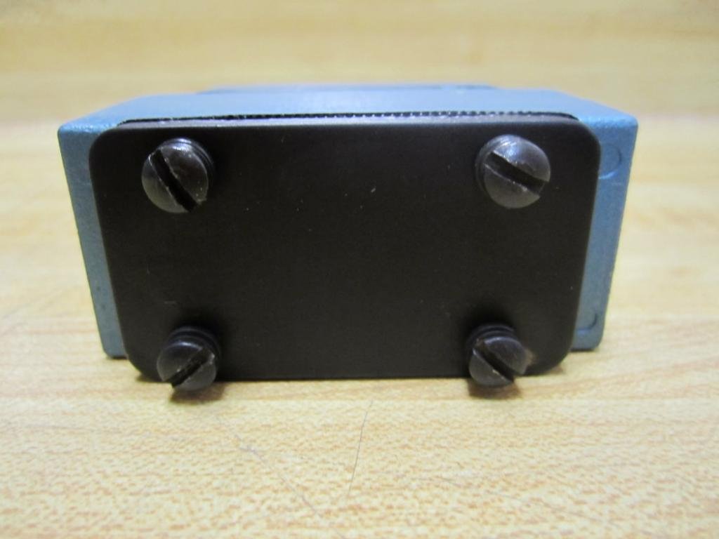 Mac Valves R2-02-35-G Flow Control Valve