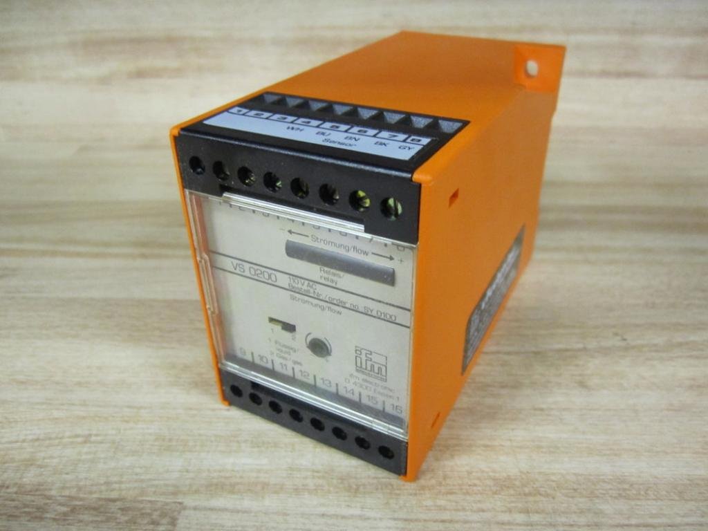IFM Efector SY0100 Controller for Flow Switch VS0200/110VAC