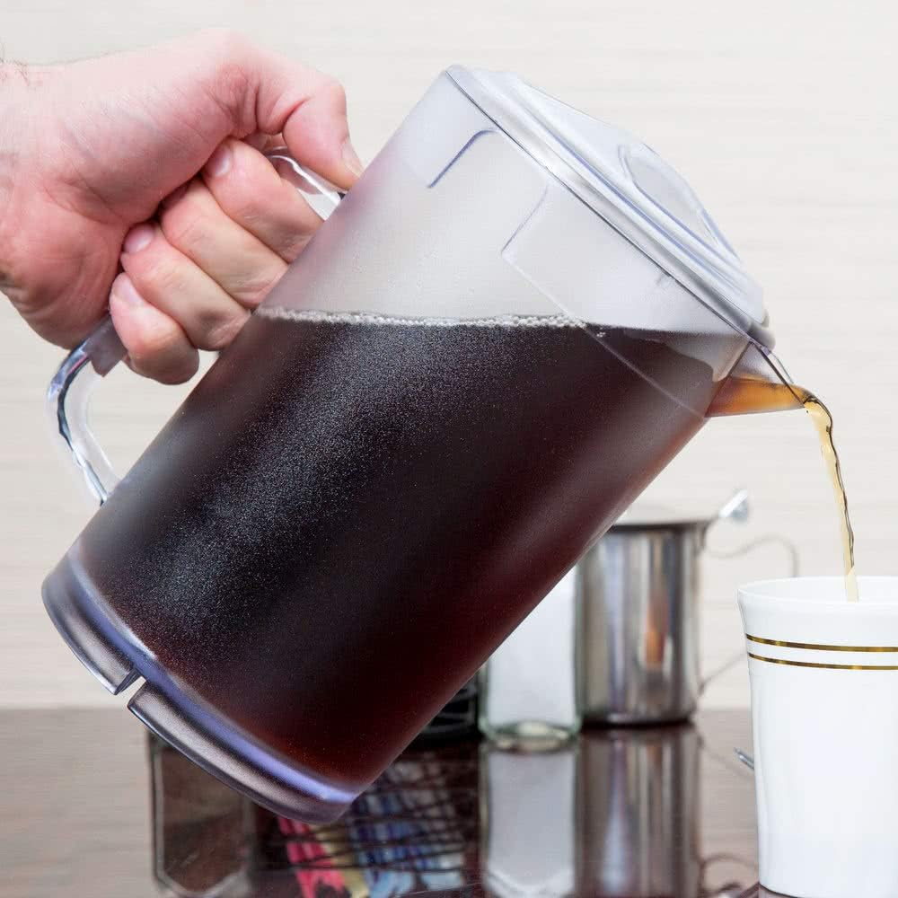 G.E.T. 64 oz / 2 Quart Clear Plastic Pitcher with Lid