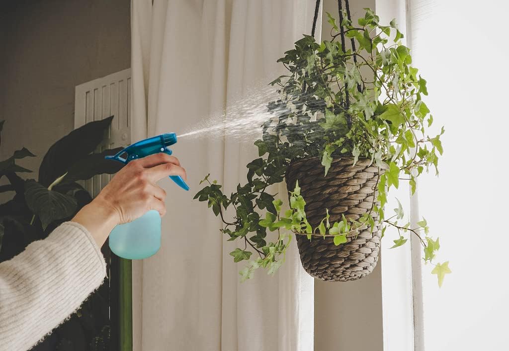 Empty Spray Bottle Refillable Container, Fine Mist Sprayer Trigger Squirt Bottle for Taming Hair, Hair styling