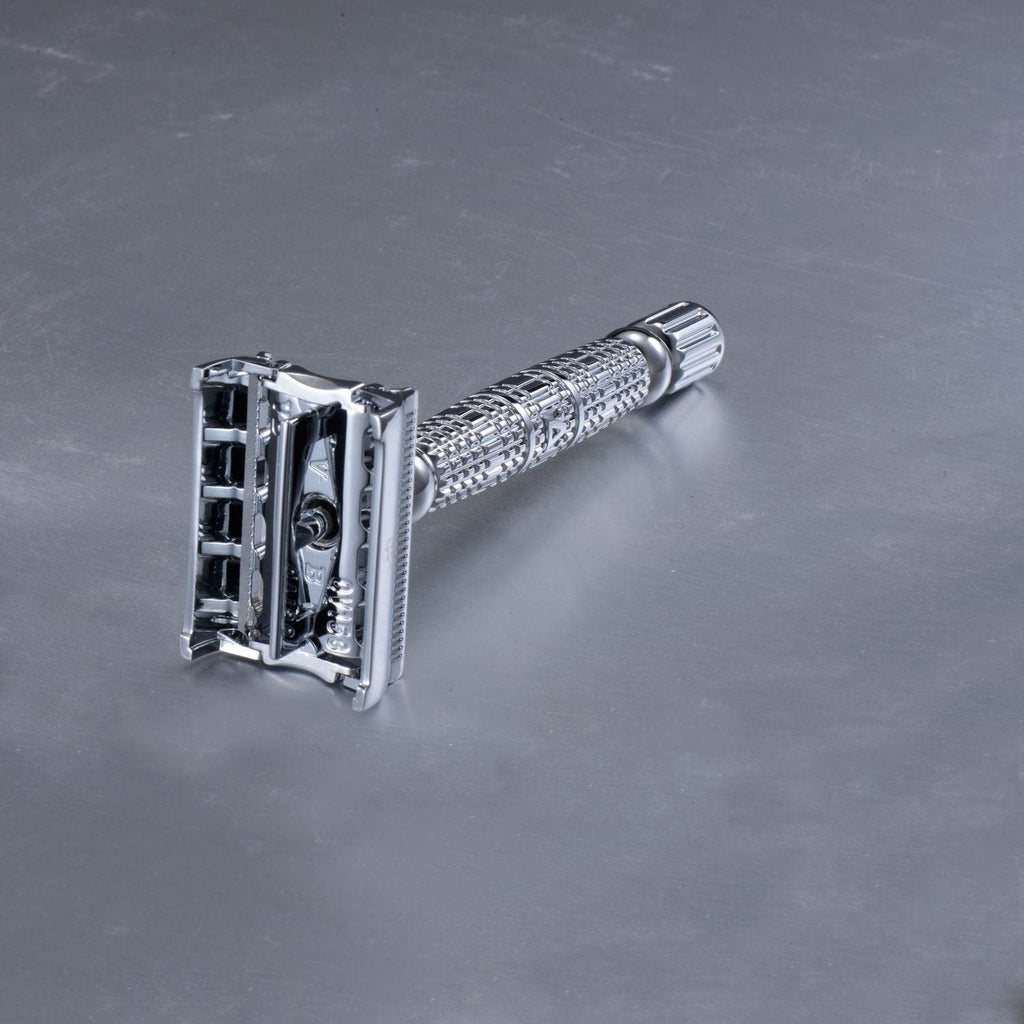 Double Edge Safety Razor for Men + 5 Swedish Steel Blades + Luxury Case. Long Handle. Smooth, Reusable, Eco-Friendly