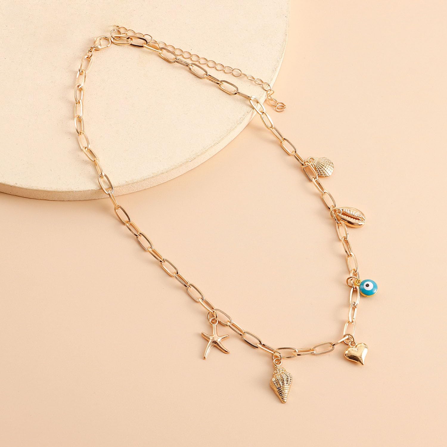 Chunky Gold Charm Necklace for Women White Pearl Choker Necklace Head Portrait Square Pendant Necklace Boho Charm