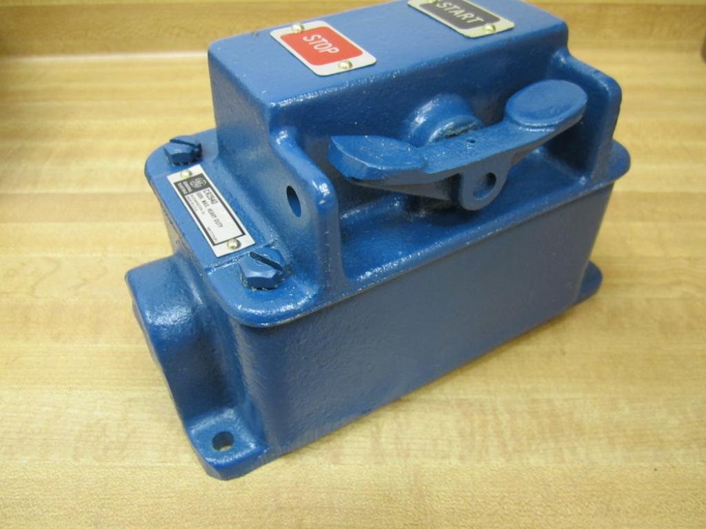 General Electric CR2940NJ202C Push Button Station
