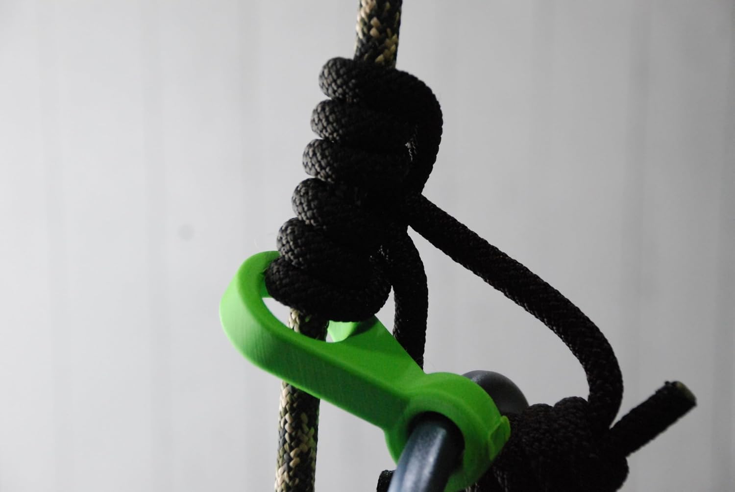 HitchGlide: One-Hand Prusik Tender for Saddle Hunting, Arborists & Rope Climbing (Green)
