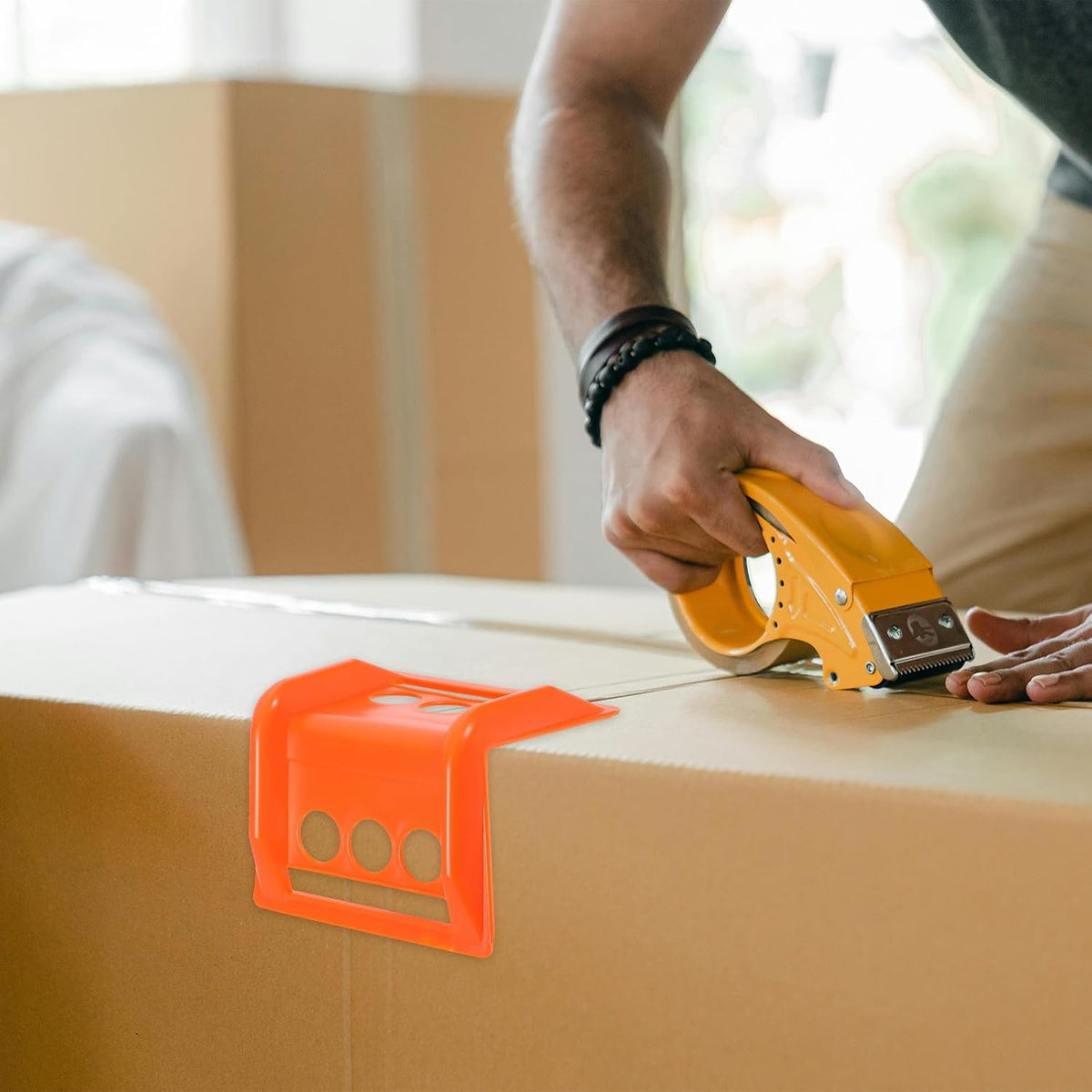 Orange Plastic Truck Corner Guard for Cargo Straps and Freight Packaging