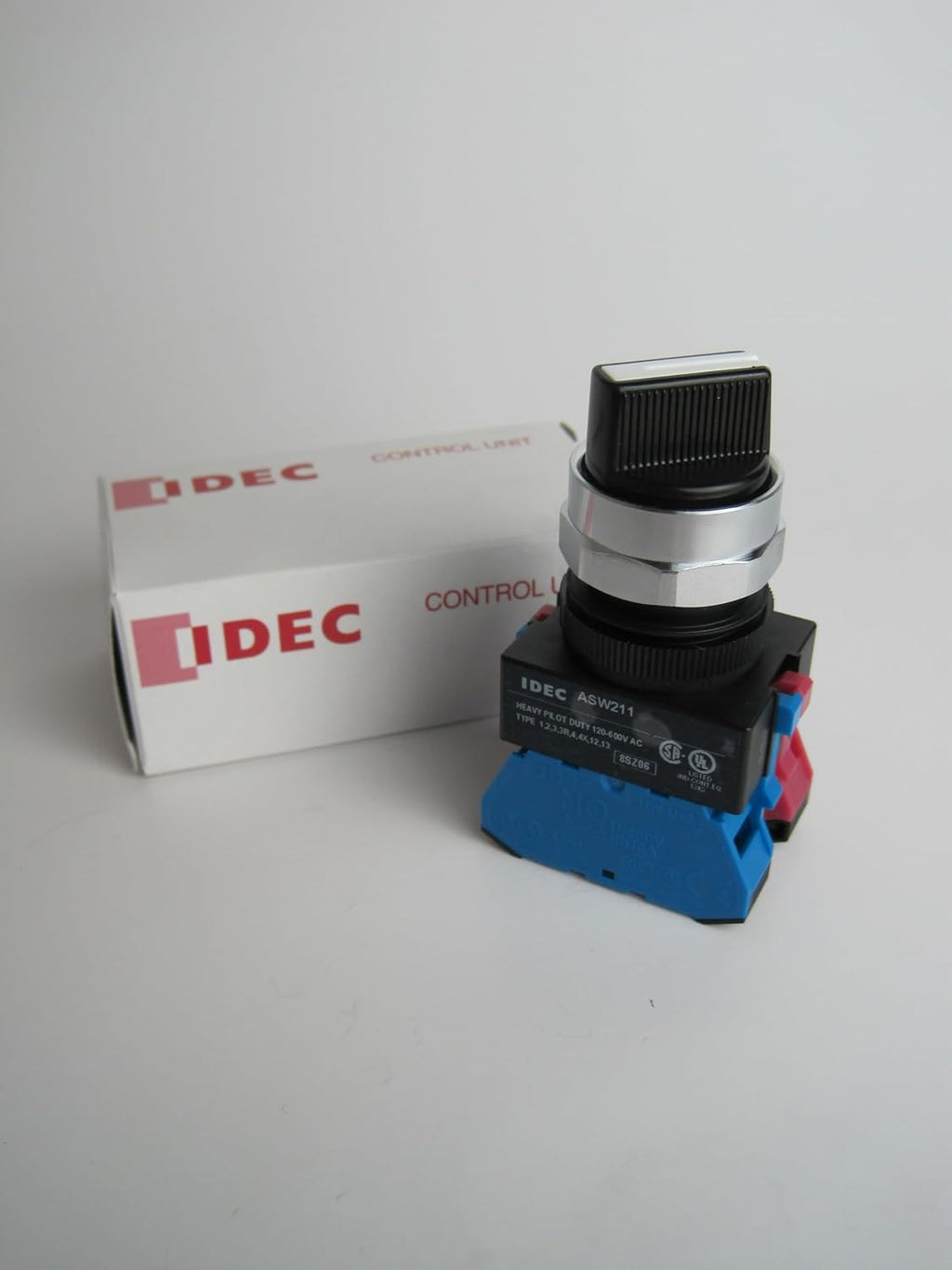 IDEC ASW211 1 NO - 1 NC Contacts, 2 Position, 22 MM Diameter, KNOB Operator, MAINTAINED, SELECTOR Switch, TW Series