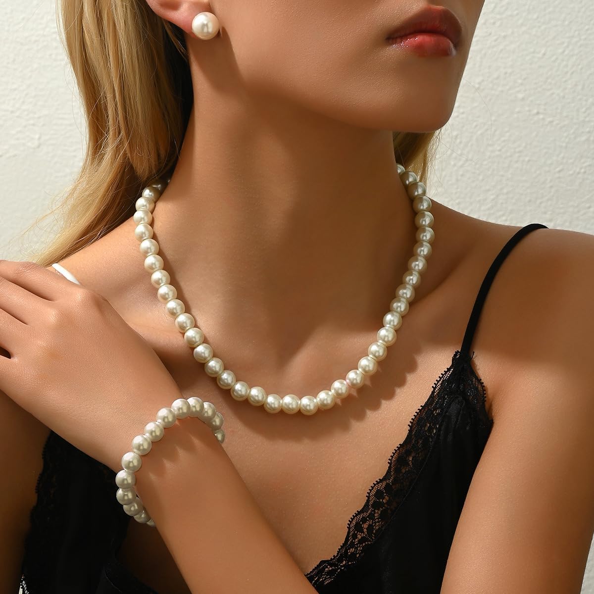 Pearl Necklace and Earring Set Faux Pearl Jewelry Sets for Women Imitation Beaded Pearl Necklace Bracelet Stud