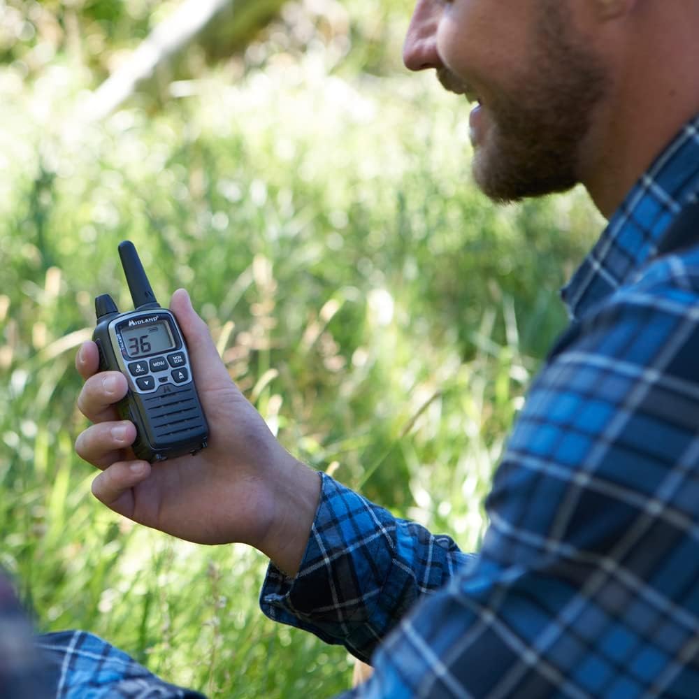 T77VP5 X-Talker FRS Walkie Talkie, Black | Licence Free, Up to 38 Mile Radius, 36 Channels, 121 Privacy Codes