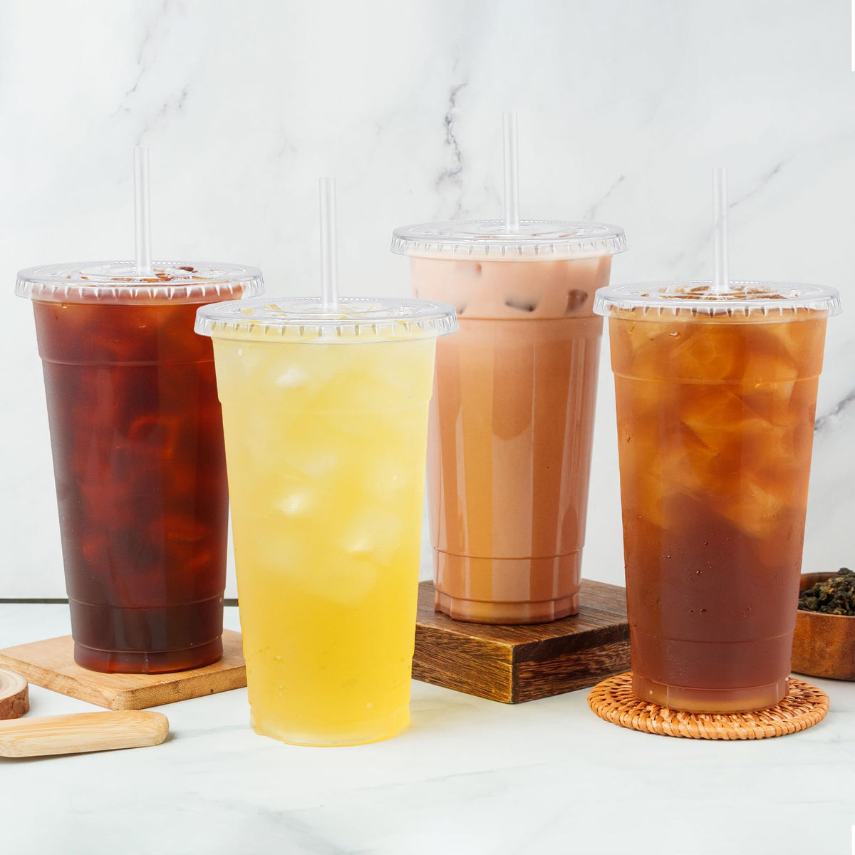 100 Pack 24 oz Plastic Coffee Cups with Lids, Disposable Clear Cups