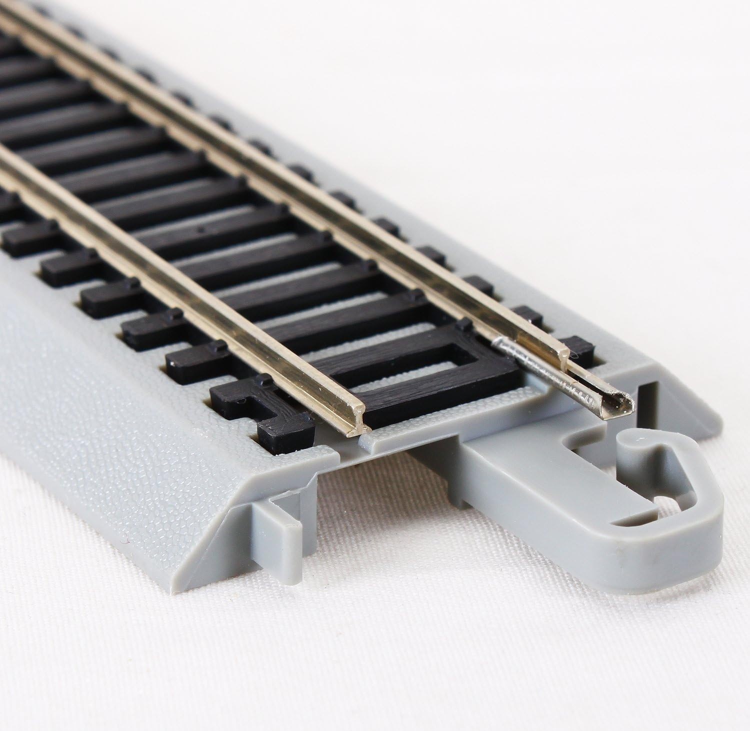 Trains 9" Straight Terminal Rerailer W/Wire NS Rail Road HO Scale | Snap-Fit E-Z Track, 9” Straight Terminal Rerailer