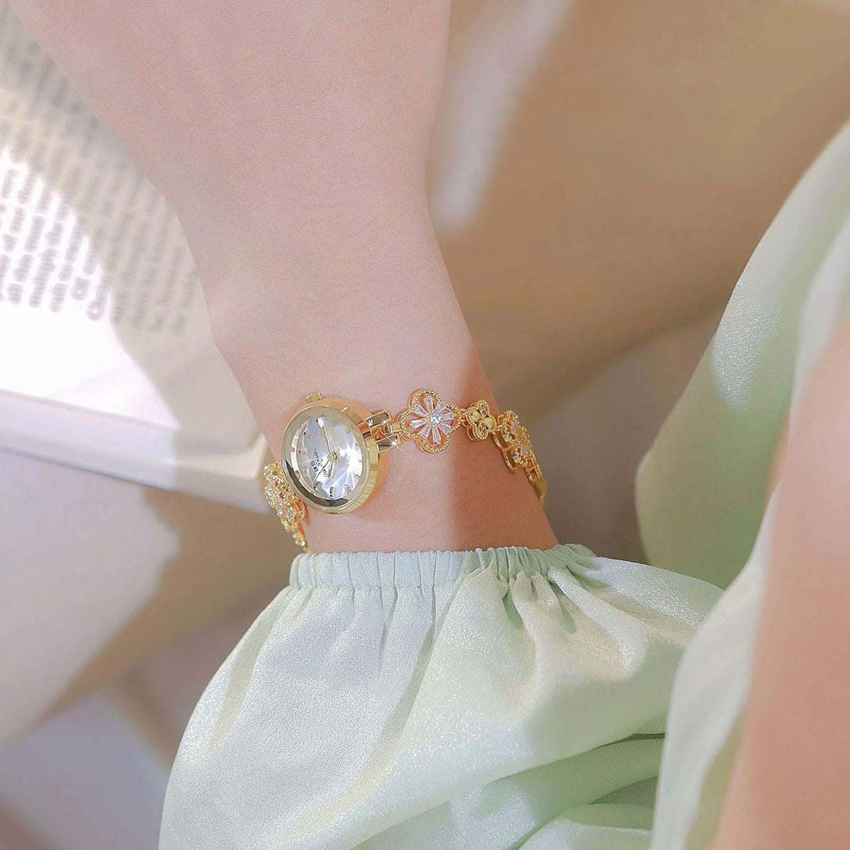 Vintage Gold Watch for Women Hollow Four Leaf Chain Bracelet Watch | Dainty Small Ladies Dress Quartz Watch,30M Water