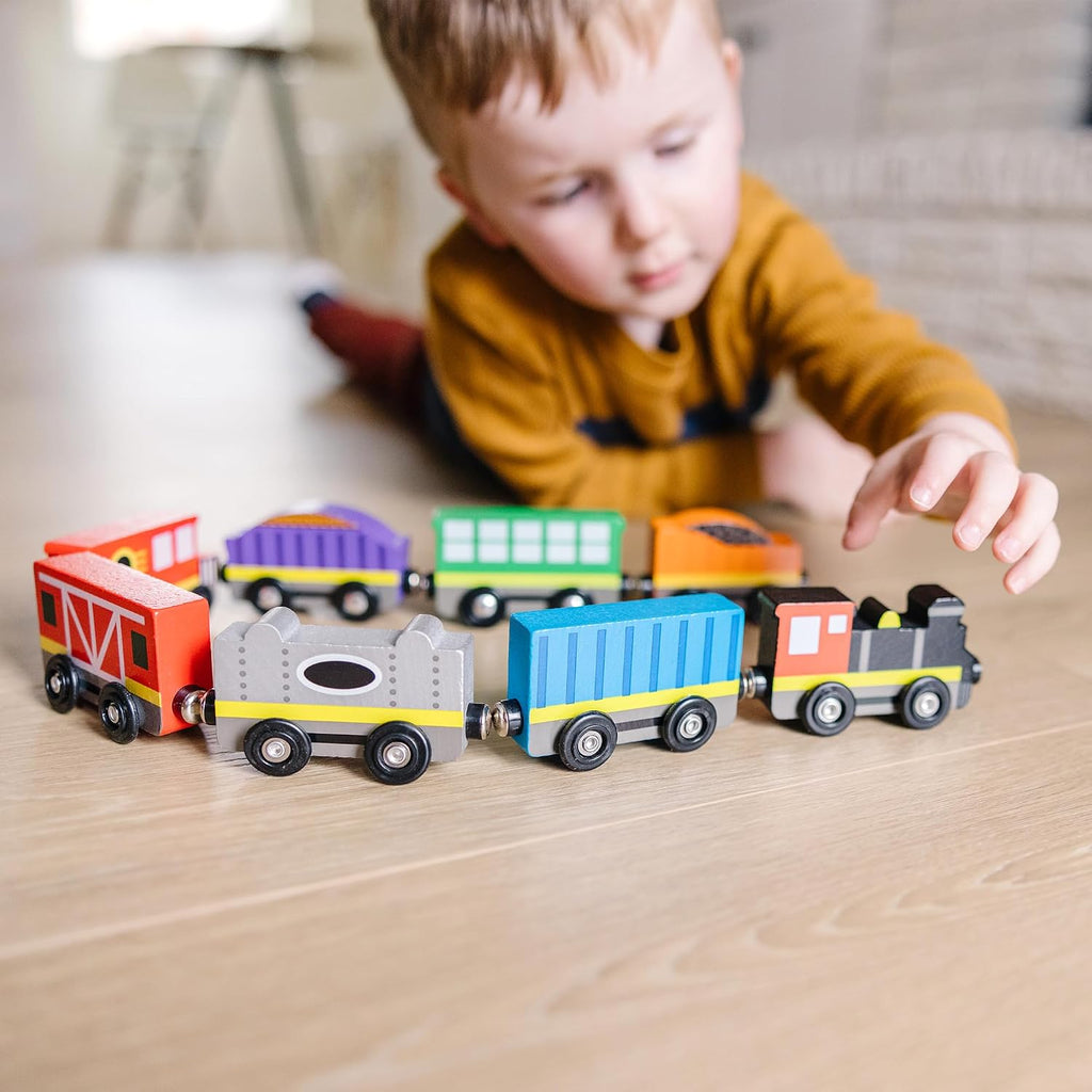 Melissa & Doug Wooden Train Cars, 8-Piece Magnetic Train Set with Toy Storage Tray, Steam Engine, Caboose, Coal &