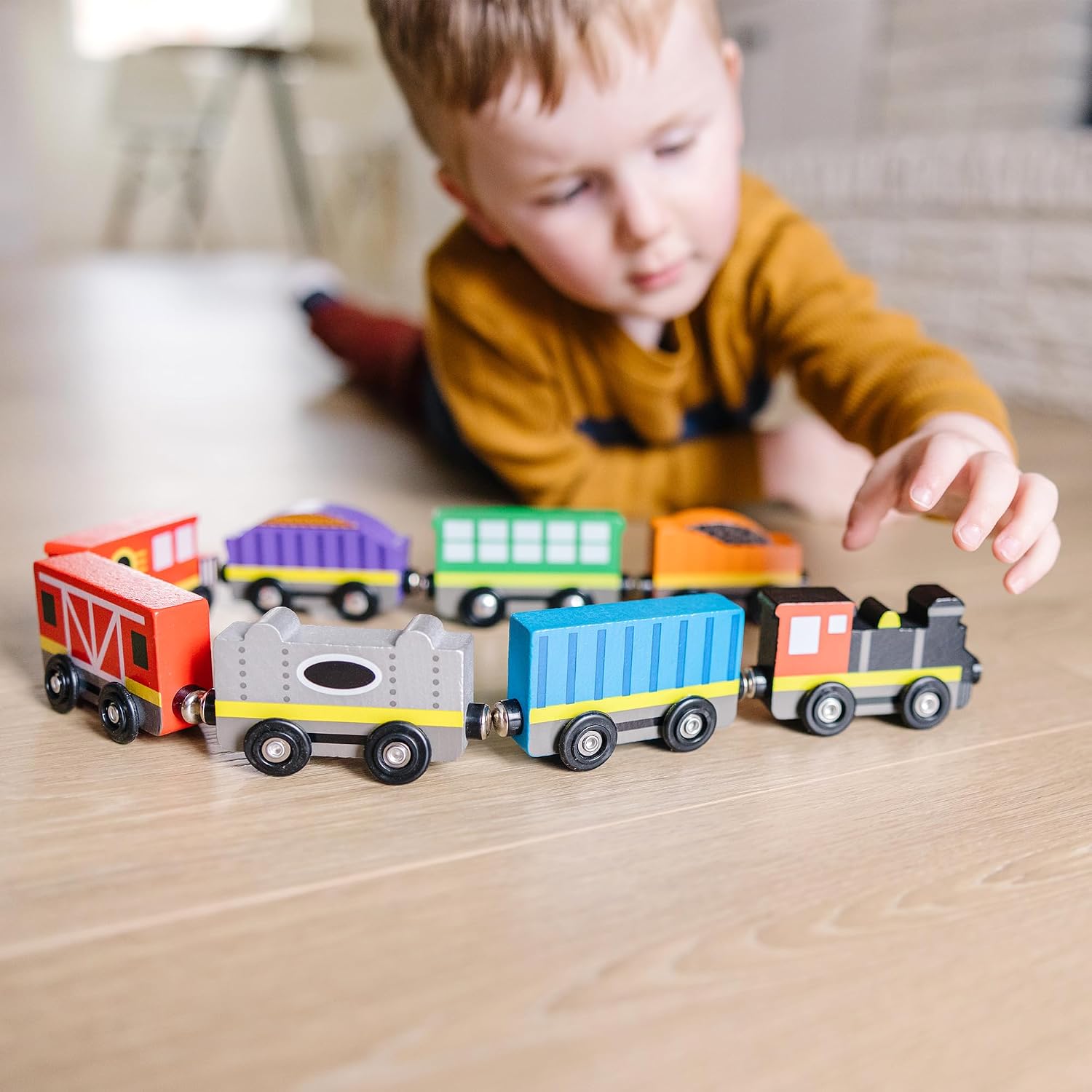 Melissa & Doug Wooden Train Cars, 8-Piece Magnetic Train Set with Toy Storage Tray, Steam Engine, Caboose, Coal &