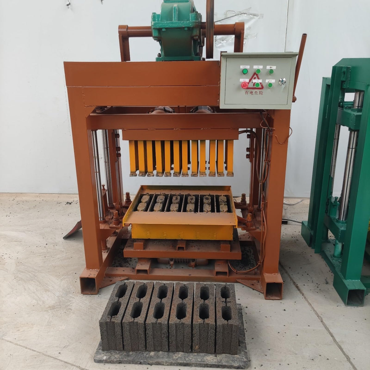 Hollow Block Making Machine Cement Brick Maker with Multiple Mold Options for Building Applications