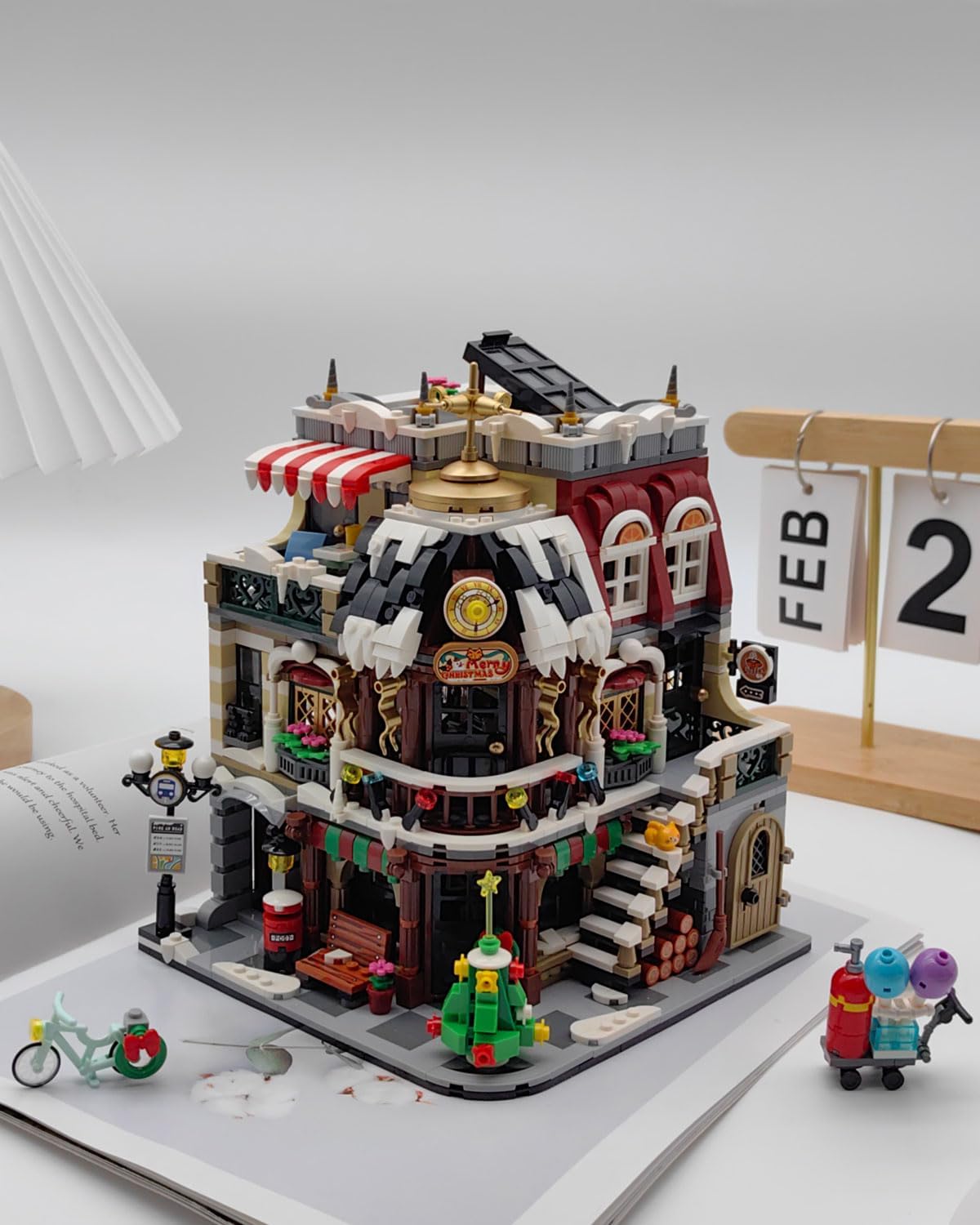 Christmas Cafe House Building Block Set, Adult Street View Bricks Model Set, Boys Girls Adult Christmas Holiday Toys