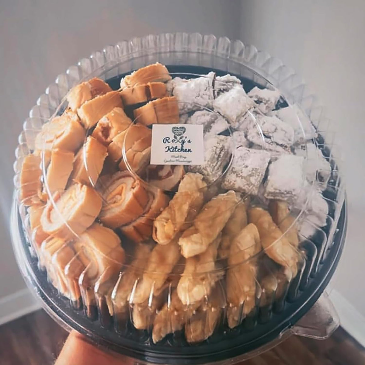 12 Pack 12 Inch Plastic Serving Tray with Lid, Disposable Plastic Food Serving Platters with Clear Dome Lids