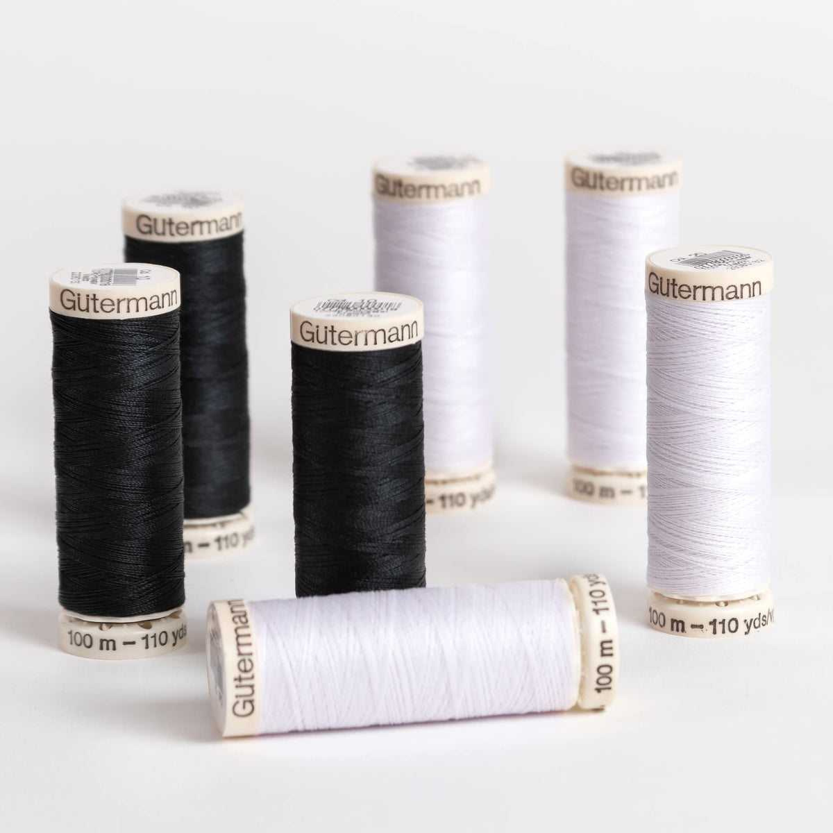Gutermann Sew-All Polyester Thread Set, Black & White, 7 Spools