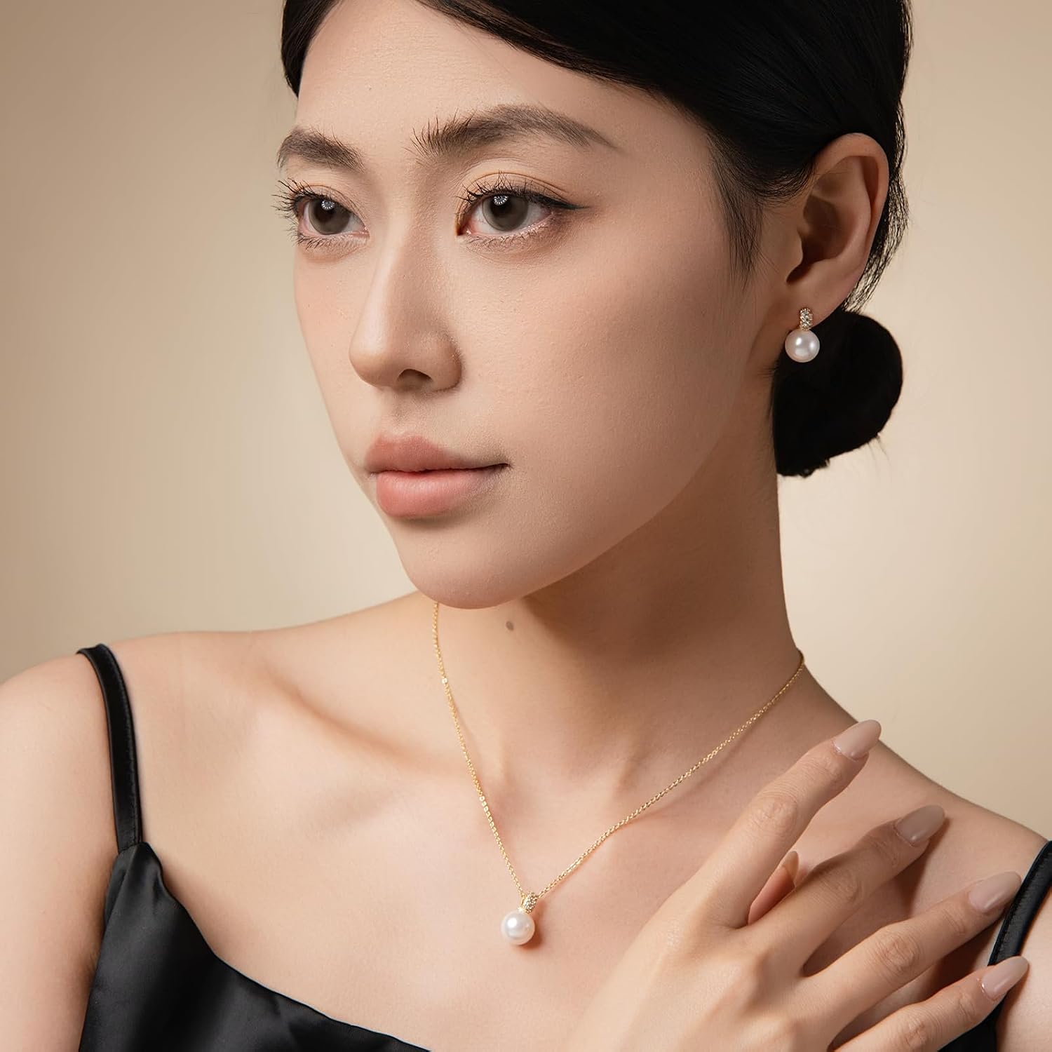 Classic Pearl Jewelry Set for Women – Elegant Pearl Necklace and Earrings Set with 14K Gold Plated Silver Chain