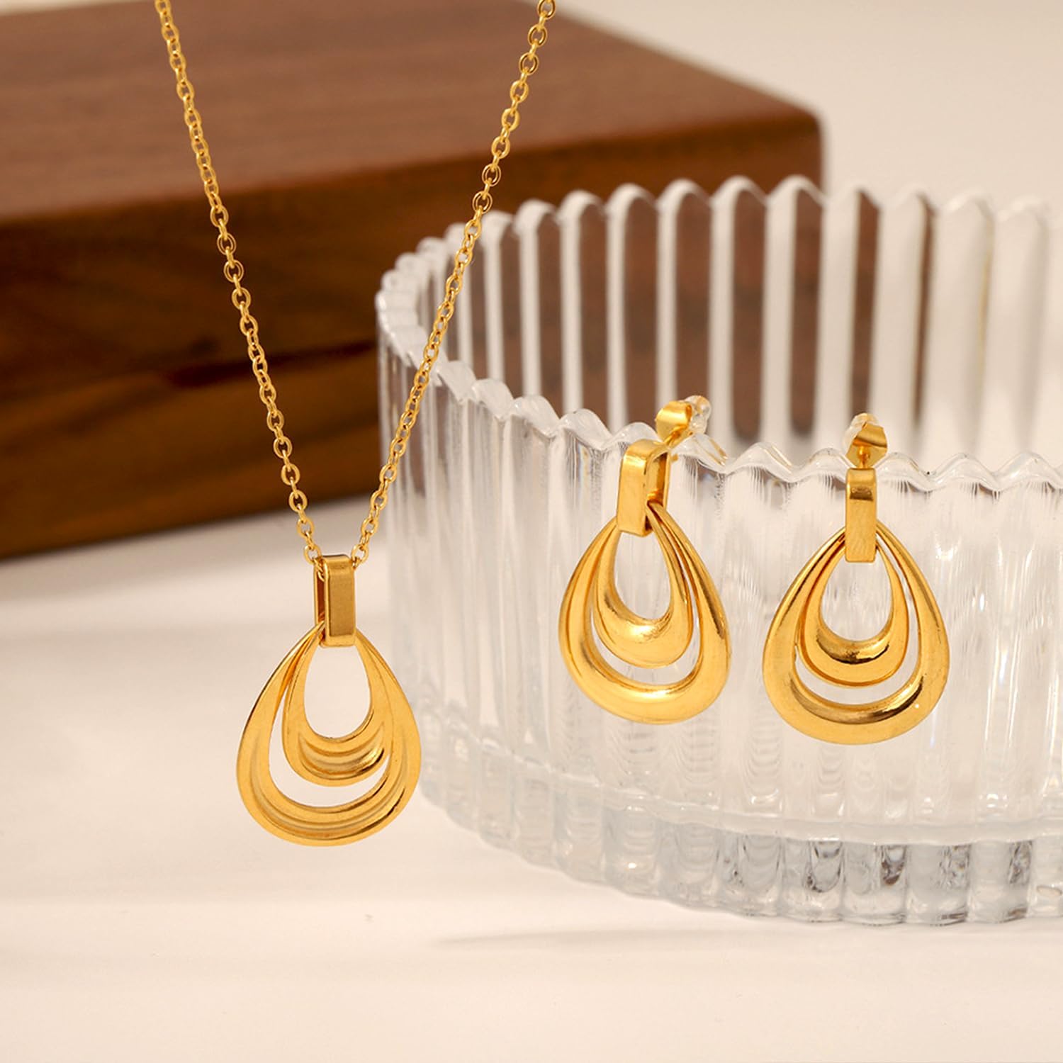Chunky Gold Teardrop Pendant Necklace for Women, Trendy Statement Geometric Droplet Adjustable Chain Necklaces Prom