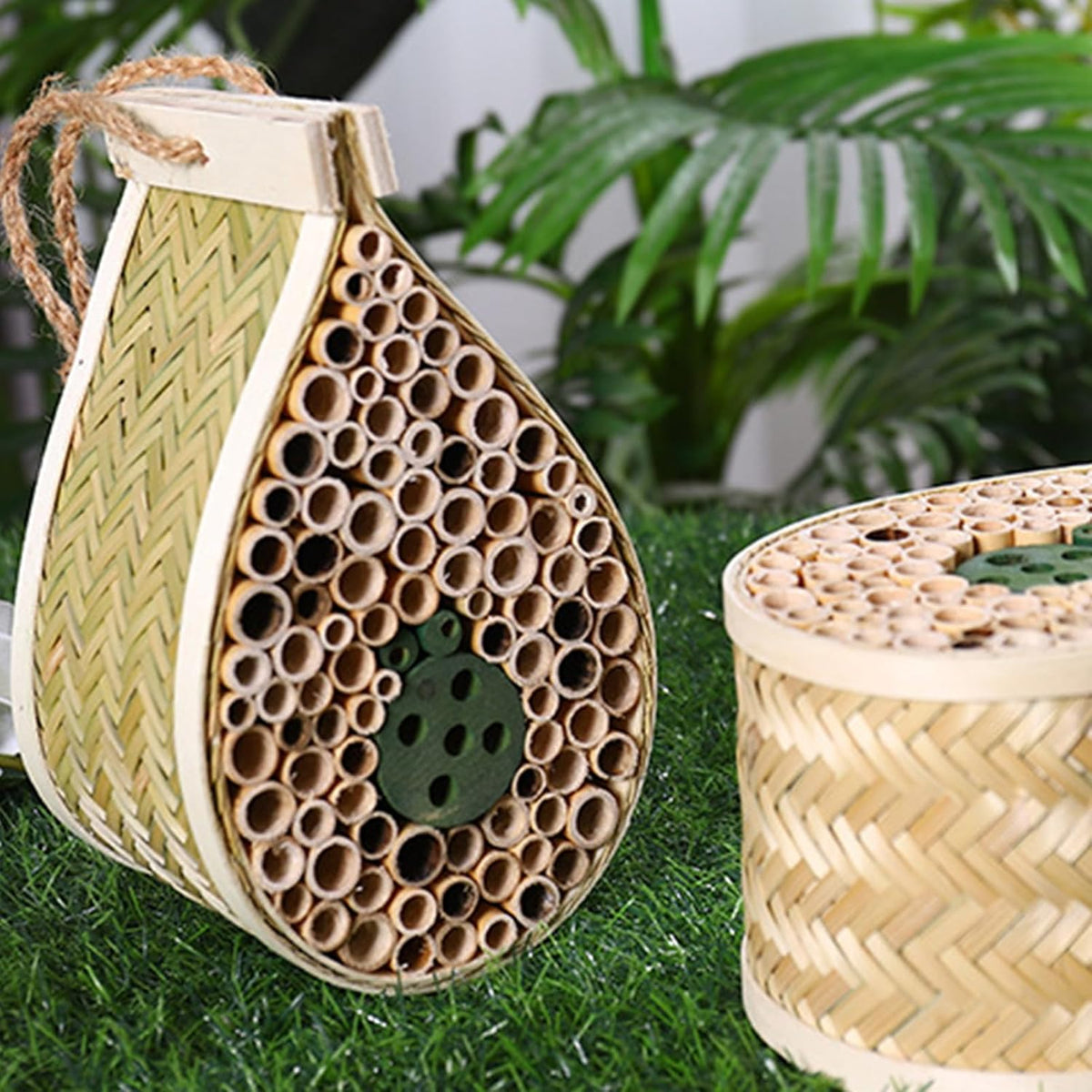 Mason Bee House, Pollinating Palace，Hanging Wooden bee House Habitat with Bamboo Tubes for The Garden and Yard Bee